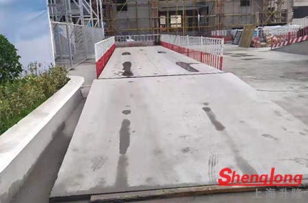 4月24日鎮(zhèn)江京口何經(jīng)理采購(gòu)1臺(tái)2節(jié)60噸舊地磅