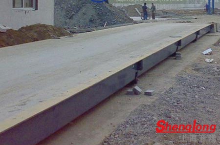 4月26日杭州拱墅張經(jīng)理采購(gòu)1臺(tái)4節(jié)150噸二手地磅